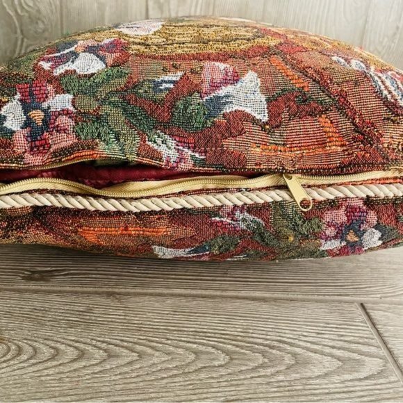 Tapestry style cat throw / couch pillow zipper not working - Picture 4 of 4